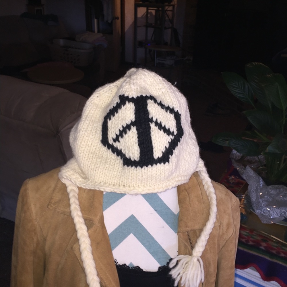 Peace sign beanie